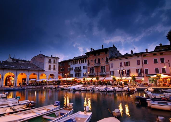 Appartamento Casa Vacanze Spiaggia D'Oro Desenzano del Garda Exterior foto